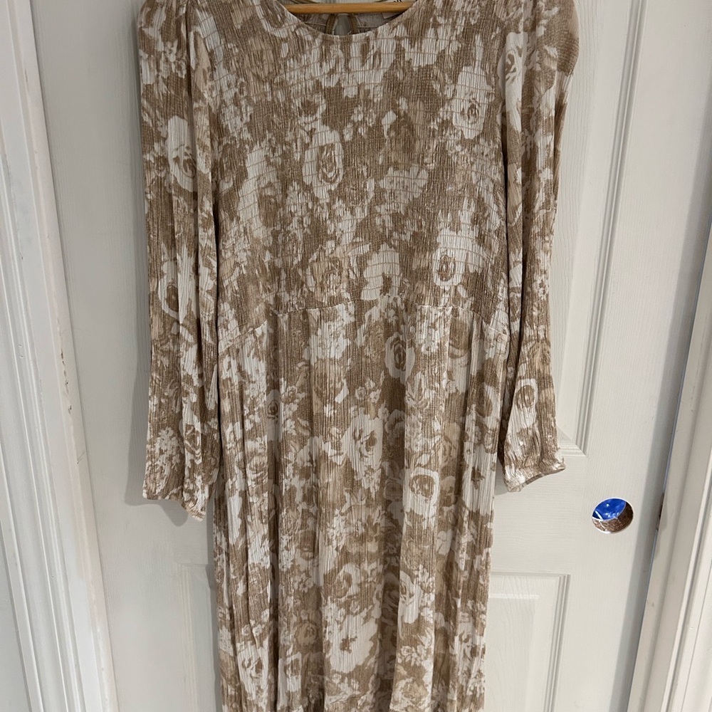 Floral Smocked Midi Dress – Size 1XL